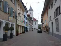 Waldshut, H�user in der Wallstra�e und Pfarrkirche zu unseren lieben Frau (30.12.2018)