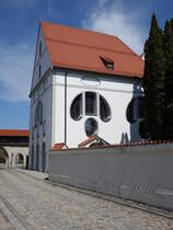 Fssen, Friedhofskirche St. Sebastian, erbaut ab 1507, Erneuerung des Langhaus 1721 durch Mang Schuster (26.04.2021)