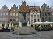 Poznan / Posen, Brunnen und Huser am Stary Rynek (12.06.2021)