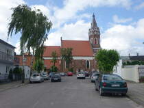 Stawiszyn / Stavenshagen, Pfarrkirche St. Bartholomus, erbaut im 14. Jahrhundert (13.06.2021)