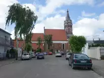Stawiszyn / Stavenshagen, Pfarrkirche St. Bartholom�us, erbaut im 14. Jahrhundert (13.06.2021)