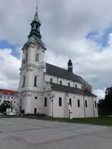 Kalisz /Kalisch, Stiftskirche Maria Himmelfahrt, gotischer Chor von 1353, sp�tbarockes Langhaus erbaut 1790, Kirchturm Ende des 18. Jahrhundert (13.06.2021)