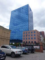 Lodz, modernes Hochhaus in der Henryka Sienkiewicza Strae (13.06.2021)