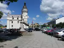 Szydlowiec / Schiedlowietz, Rathaus am Rynek Platz, zweigeschossiges Geb�ude mit vier zierlichen Eckt�rmchen und Fassadenturm (14.06.2021)