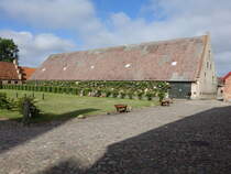 Sklskr, Wirtschaftsgebude aus dem 17. Jahrhundert bei der Burg Borreby (17.07.2021)