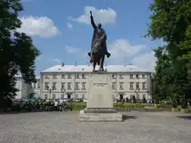Zamosc, Denkmal f�r Jan Zamoyski vor dem Palais Zamoyski (16.06.2021)