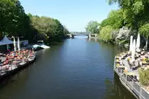 Hamburg am 30.5.2021: Blick von der Mundsburger Br�cke �ber den Mundsburgkanal zur M�ndung in die Alster hinter der Schwanenwikbr�cke /