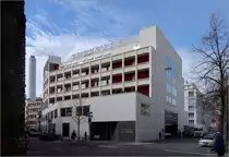 St Jakob Foundation in Z�rich -

Ansicht des Geb�udes von der Heinrichstrasse. Geplant von Caruso St John Architects (London), fertig 2018.

12.03.2019 (M)