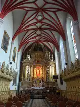Przeworsk, Hochaltar und Chorgest�hl in der Pfarrkirche Hl. Geist (16.06.2016)