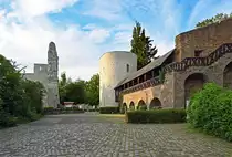 Burg Bad M�nstereifel - Innenhof mit Aufgang zur Stadtmauer - 26.06.2021