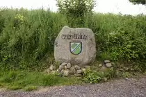 Findling am Guly-Thing bei Stolteb�ll in Angeln (Kreis Schleswig-Flensburg). Aufnahme: 7. Juni 2021.