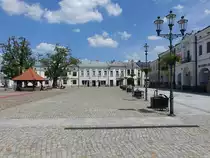 Krosno, historische Geb�ude am Rynek Platz (17.06.2021)
