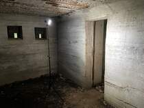 Im Bunker von Andholm nrdlich von Rdekro (deutsch: Rothenkrug) in Nordschleswig. Andholm ist ein Teil der ehemaligen Sicherrungsstellung Nord. Aufnahme: 9. August 2021.