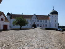 Morkov, Schloss Torbenfeldt, erbaut im 15. Jahrhundert (17.07.2021)
