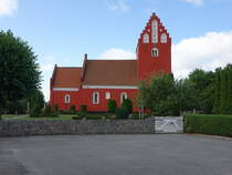 Fjelde, evangelische Dorfkirche, erbaut um 1100, Kirchturm 16. Jahrhundert (18.07.2021)