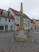 Ruhland, Nachbildung der Kurschsischen Postmeilensule von 1732 am Marktplatz (18.09.2021)