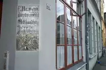 An der Wand eine Inschrift – als wenn Sie gestern gemalt wurde. Glockengie�erstra�e 48 in der L�becker Altstadt. Aufnahme: 21. August 2021.