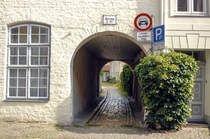 Durchgang zum Thorweg 33 in der Lbecker Altstadt. Aufnahme: 21. August 2021.