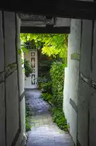 Schmaler Durchgang an Engelsgrube in der L�becker Altstadt. Aufnahme: 21. August 2021.