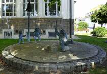 Bohlsbach, der leider etwas vernachligte Narrenbrunnen neben dem Rathaus, Sept.2021