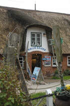 Reetdachhaus auf Hanswarft der Hallig Hooge. Aufnahme: 4. Oktober 2021.