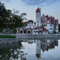 Im Bild das Schloss Basedow. (August 2014)