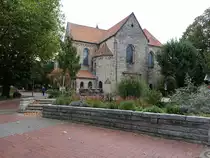 Barsinghausen, Klosterkirche St. Marien, erbaut im 13. Jahrhundert als kreuzf�rmige Hallenkirche (06.10.2021)
