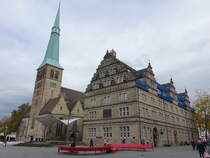 Hameln, Hochzeitshaus und St. Nicolai Kirche am Markt (06.10.2021)