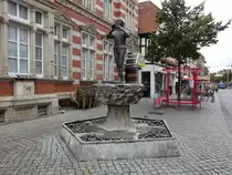 Hameln, Rattenf�ngerbrunnen in der Osterstra�e (06.10.2021)