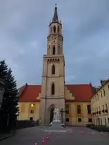 Boleslawiec / Bunzlau, Pfarrkirche Maria Hilf, erbaut bis 1756, neugotischer Kirchturm erbaut von 1834 bis 1835 (11.09.2021)