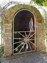 Weier, die Mariengrotte neben der Kirche St.Johannes, Sept.2021