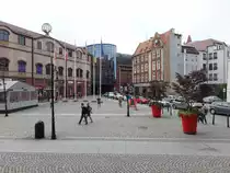 Legnica / Liegnitz, Geb�ude am Plac Pastora Wolfganga Meisslera (15.09.2021)