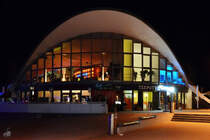 Der Teepott in Warnemnde ist ein prominentes Beispiel fr die Hyparschalenarchitektur. (August 2013)