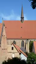 Blick auf die Klosterkirche des Klosters zum Heiligen Kreuz in Rostock. (August 2013)