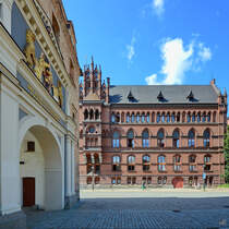 Steintor und Stndehaus in Rostock. (August 2013)