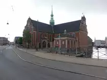 Kopenhagen, Holmens Kirke, erbaut 1562, 1641 wurde die Kirche zu ihrem heutigen kreuzf�rmigen Grundriss erweitert (23.07.2021)