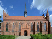 Die Klosterkirche St. Johannis in Neubrandenburg wurde im 13. Jahrhundert gebaut. (August 2013)