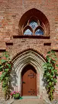Das S�dportal der Kirche in Linstow. (August 2013)