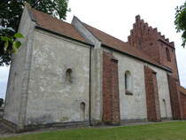 Roskilde, St. Jorgens Kirche, oberhalb des Hafens gelegene Kirche aus dem 11. Jahrhundert, Kirchturm erbaut um 1400 (21.07.2021)