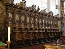 sehenswertes hochbarockes Chorgesthl in der Klosterkirche von Bad Schussenried/Schwaben, wurde 1715-17 von Georg Anton Machein aus Nubaumholz geschnitzt, Aug.2004