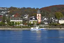 Erpel am Rhein mit St. Severinkirche und Personenf�hre zwischen Erpel und Remagen - 09.11.2021