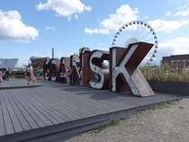 Gdansk / Danzig, Werbeschild und Riesenrad im Olowianka Park (02.08.2021)