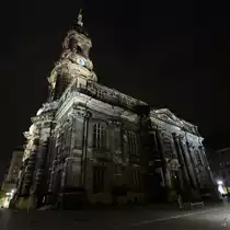 Die Dresdner Kreuzkirche wurde in seiner Geschichte fünfmal zerstört, der letzte (äußere) Wiederaufbau erfolgte von 1946 bis 1955.