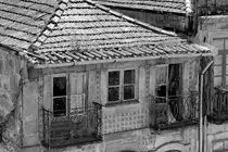 Auch das ist Porto, in der Innenstadt sind viele der Geb�ude sind dem Verfall preisgegeben. (Mai 2013)