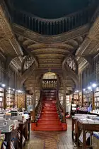 Die Buchhandlung Lello (Livraria Lello) in Porto wird zu den sch�nsten Buchl�den Europas wenn nicht gar der Welt gez�hlt. (Januar 2017)