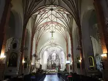 Lomza, Innenraum der Pfarrkirche St. Michael, Hochaltar 16. Jahrhundert (05.08.2021)