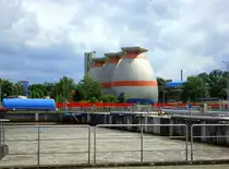 Forchheim, das Gro�kl�rwerk des Abwasserzweckverbandes Breisgauer Bucht wurde 1980 in Betrieb genommen und hat eine Kapazit�t f�r 660.000 Einwohner, das gereinigte Abwasser wird �ber den Leopoldskanal in den etwa 6Km entfernten Rhein geleitet, Juni 2010