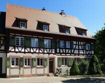 Riegel am Kaiserstuhl, Wohnhaus mit aufgesetztem Fachwerk, Juni 2018