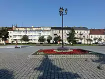 Wlocławek / Leslau, Geb�ude und Blumenbeete am Stary Rynek Platz (07.08.2021)