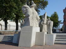 Plock, Denkmal fr Boleslaw III.  vor der St. Bartholomus Kirche (07.08.2021)